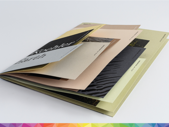 Koehler Earth Vorschaukatalog liegend offen
